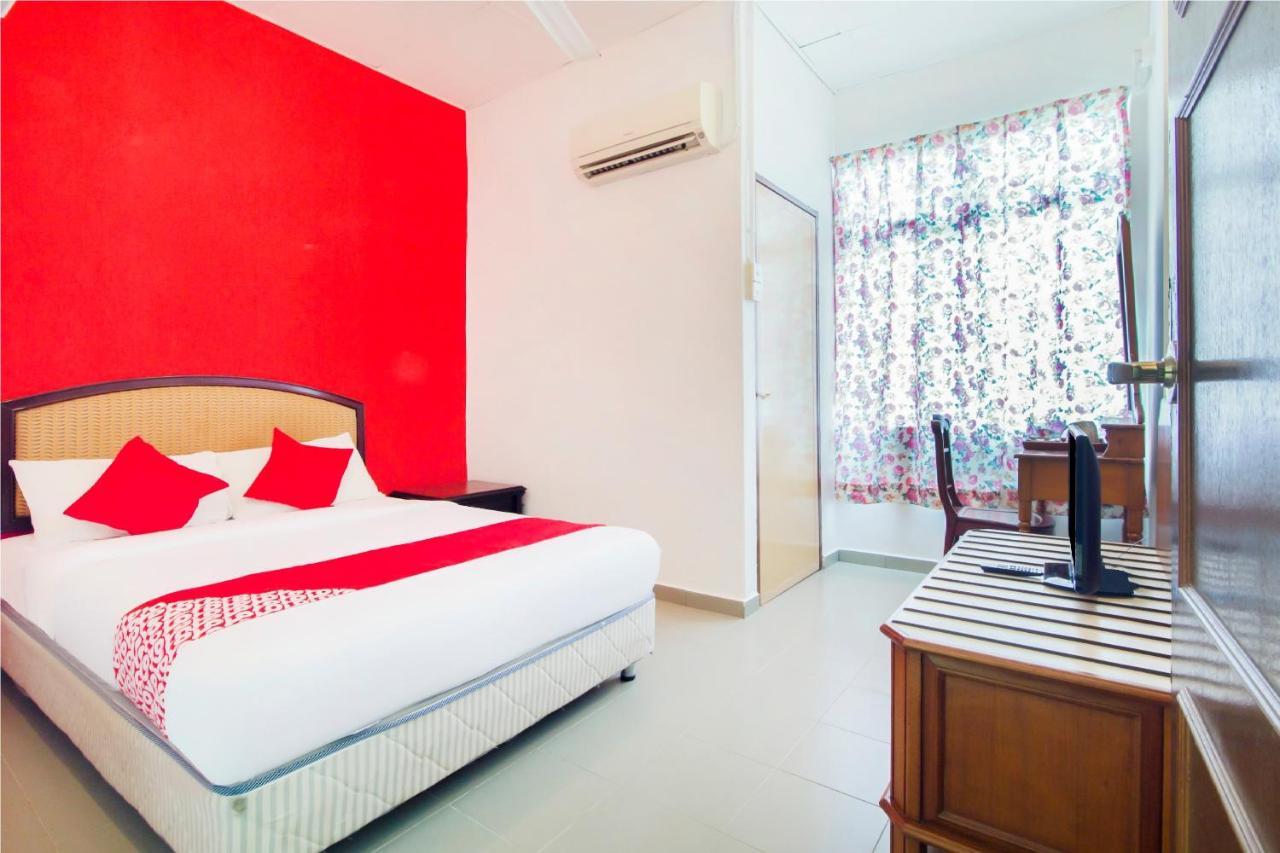 Oyo 1093 Ali'S Motel Teluk Bahang Ngoại thất bức ảnh