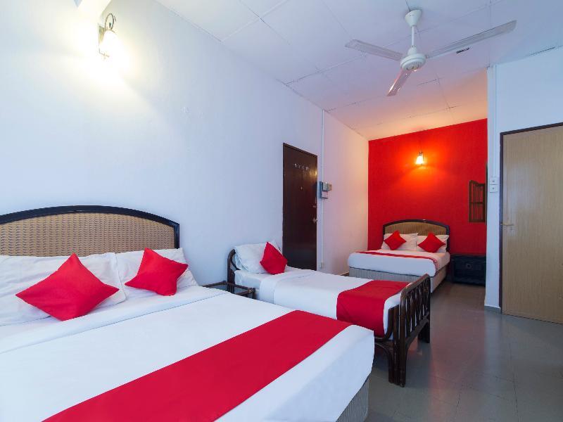 Oyo 1093 Ali'S Motel Teluk Bahang Ngoại thất bức ảnh